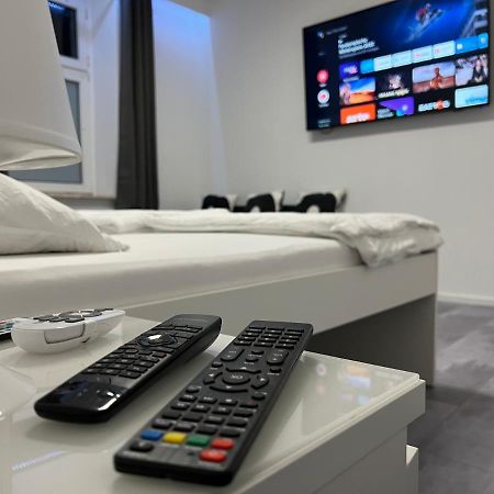 Freshly Renovated City Apartments Essen Kitchen Wifi Near Duesseldorf Airport Esterno foto